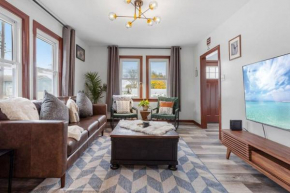 Renovated 6BR 2BA AC home and Game Room
